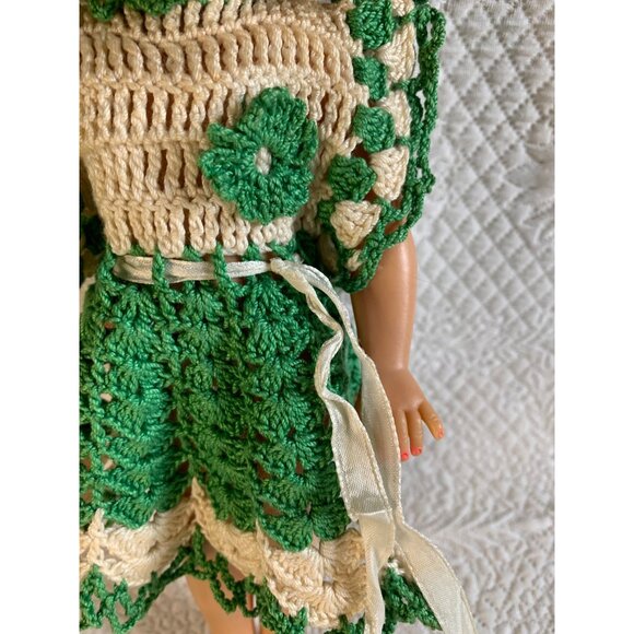 Vintage Shirley Temple Doll with Green & Ivory hand crocheted dress - Picture 9 of 11